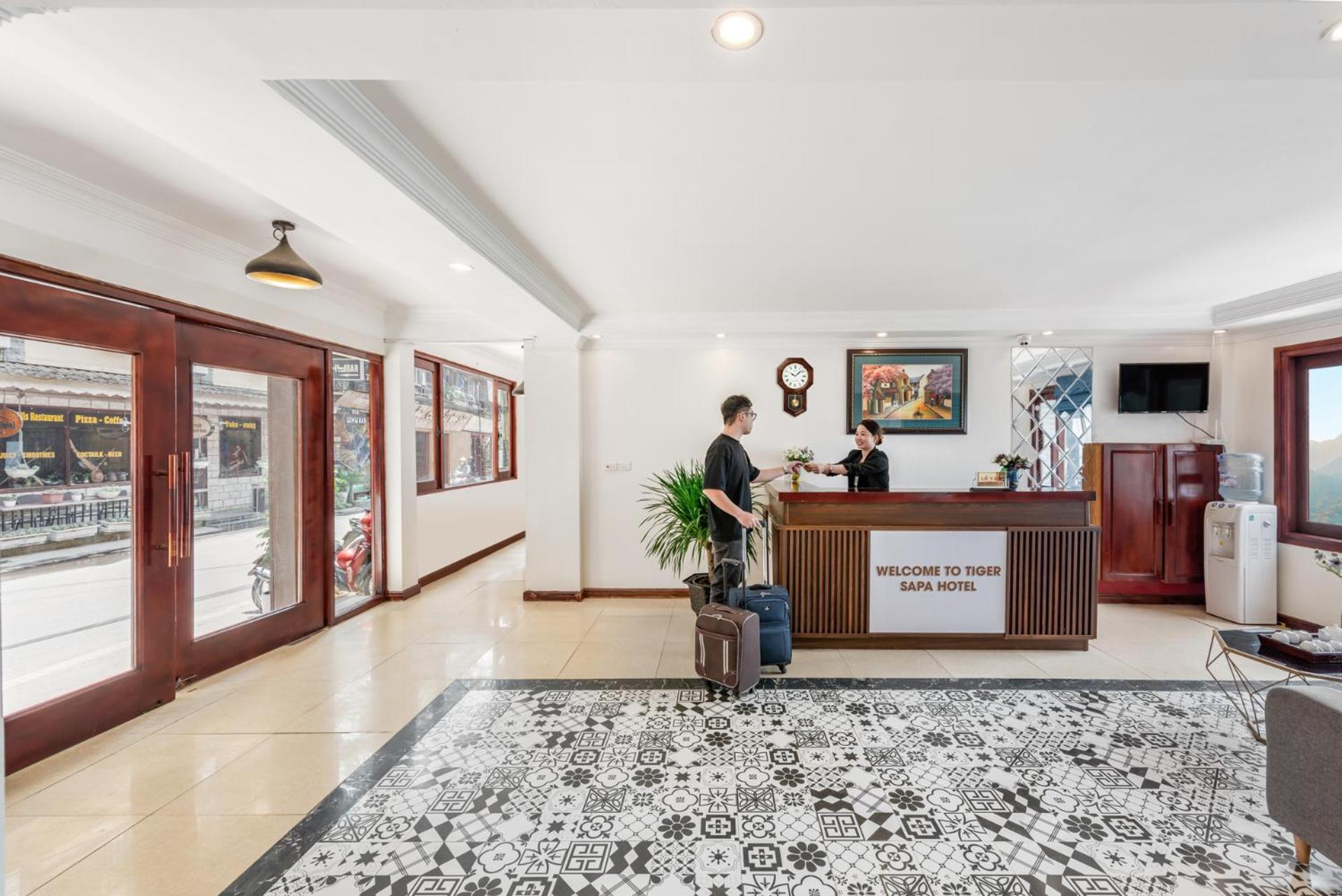 Tiger Sapa Hotel Exterior photo