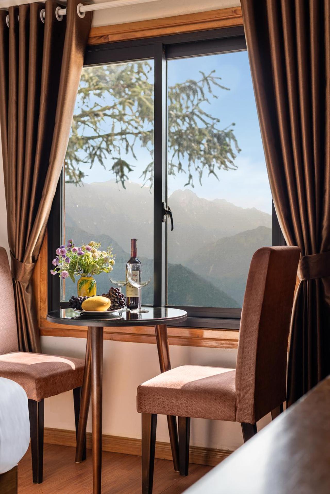Tiger Sapa Hotel Exterior photo